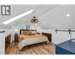 17 DAVIS Street W - 21