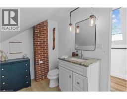 17 DAVIS Street W - 24