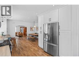 17 DAVIS Street W - 8