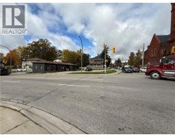271 DUNDAS Street - 1