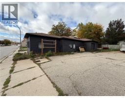 271 DUNDAS Street - 4