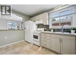 381 CONNAUGHT Street - 10