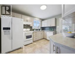 381 CONNAUGHT Street - 12