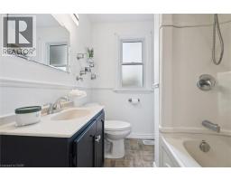 381 CONNAUGHT Street - 16