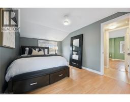 381 CONNAUGHT Street - 19