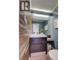 121 UNIVERSITY Avenue E UnitNo. 22 - 18