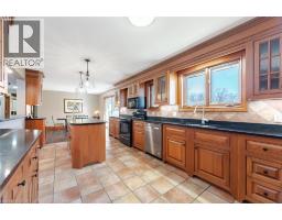 587 HILLCREST Road - 14