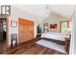 587 HILLCREST Road - 19