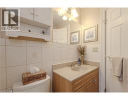 109 TALBOT Street N - 26