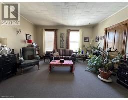 109 TALBOT Street N - 37