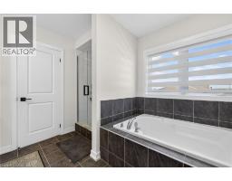 25 WINTERGREEN Crescent - 34