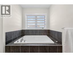 25 WINTERGREEN Crescent - 35