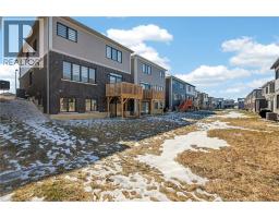 25 WINTERGREEN Crescent - 47