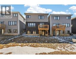 25 WINTERGREEN Crescent - 48