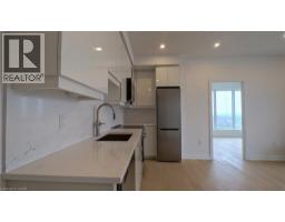 5 WELLINGTON Street UnitNo. 1712 - 12