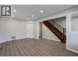 7 HOLLINRAKE Avenue - 11