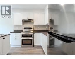 7 HOLLINRAKE Avenue - 16