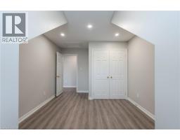 7 HOLLINRAKE Avenue - 37