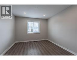 7 HOLLINRAKE Avenue - 39