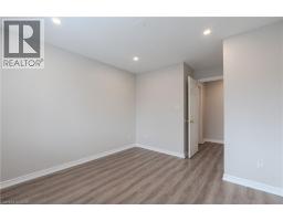 7 HOLLINRAKE Avenue - 41