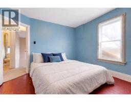 24 MADISON Avenue S - 14