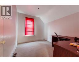 24 MADISON Avenue S - 18