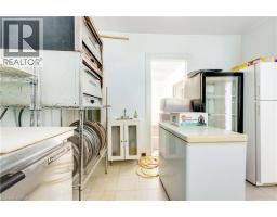 24 MADISON Avenue S - 21