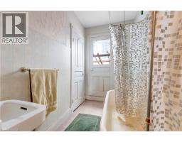 24 MADISON Avenue S - 26