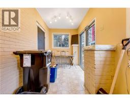 24 MADISON Avenue S - 32