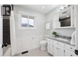 19 DOUGLAS Road - 20