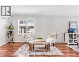 13 DEVITT Avenue N - 13