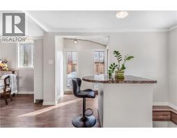 13 DEVITT Avenue N - 19