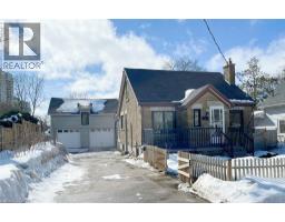 13 DEVITT Avenue N - 2