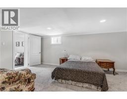 13 DEVITT Avenue N - 31