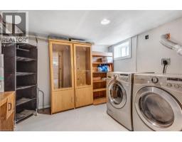 13 DEVITT Avenue N - 36