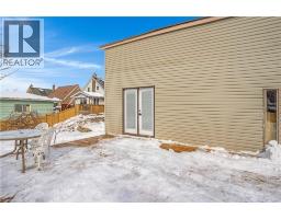 13 DEVITT Avenue N - 43