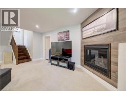 172 RENNIE Drive - 31