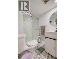 172 RENNIE Drive - 34