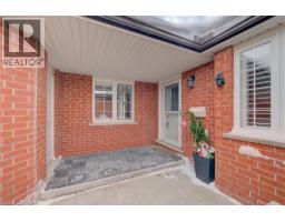 10 ISHERWOOD Avenue UnitNo. 18 - 3