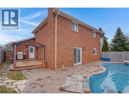 35 SOUTHVIEW Crescent - 40