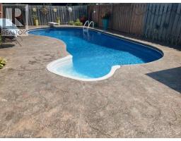 35 SOUTHVIEW Crescent - 45