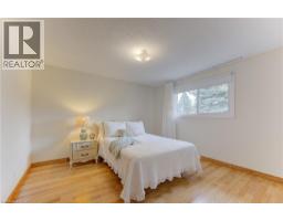 274 HERITAGE Drive - 19