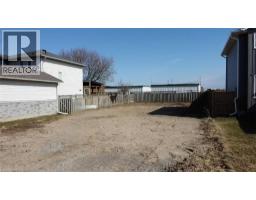 233 KINROSS Street - 4