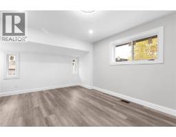 17 CHURCH Street E - 16