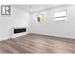 17 CHURCH Street E - 32