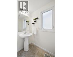 6 SASSAFRAS Street - 8