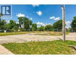 4 TALBOT Street W - 21