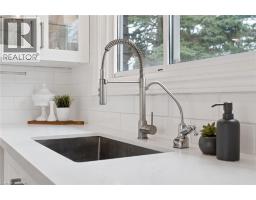 137 DONALD Street - 13