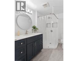 137 DONALD Street - 32