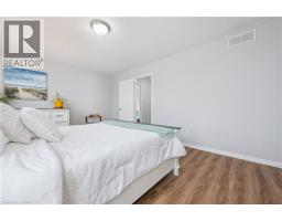 202 SLEAFORD Street - 28